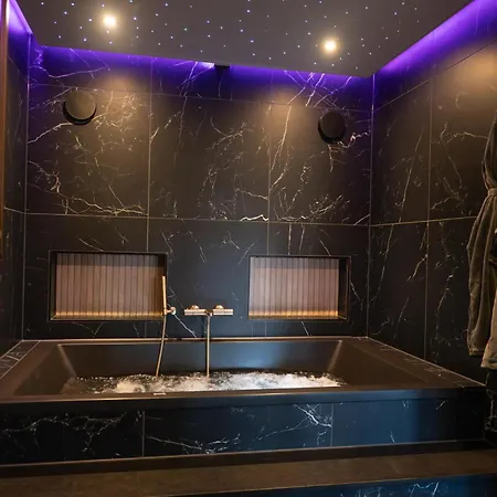 Royal فندق مبيت وإفطار 4*